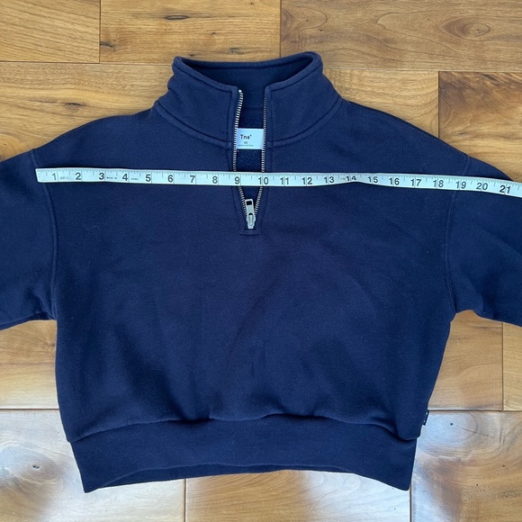 Aritzia 1/4 Zip Cropped Sweatshirt size XS - Picture 9 of 9